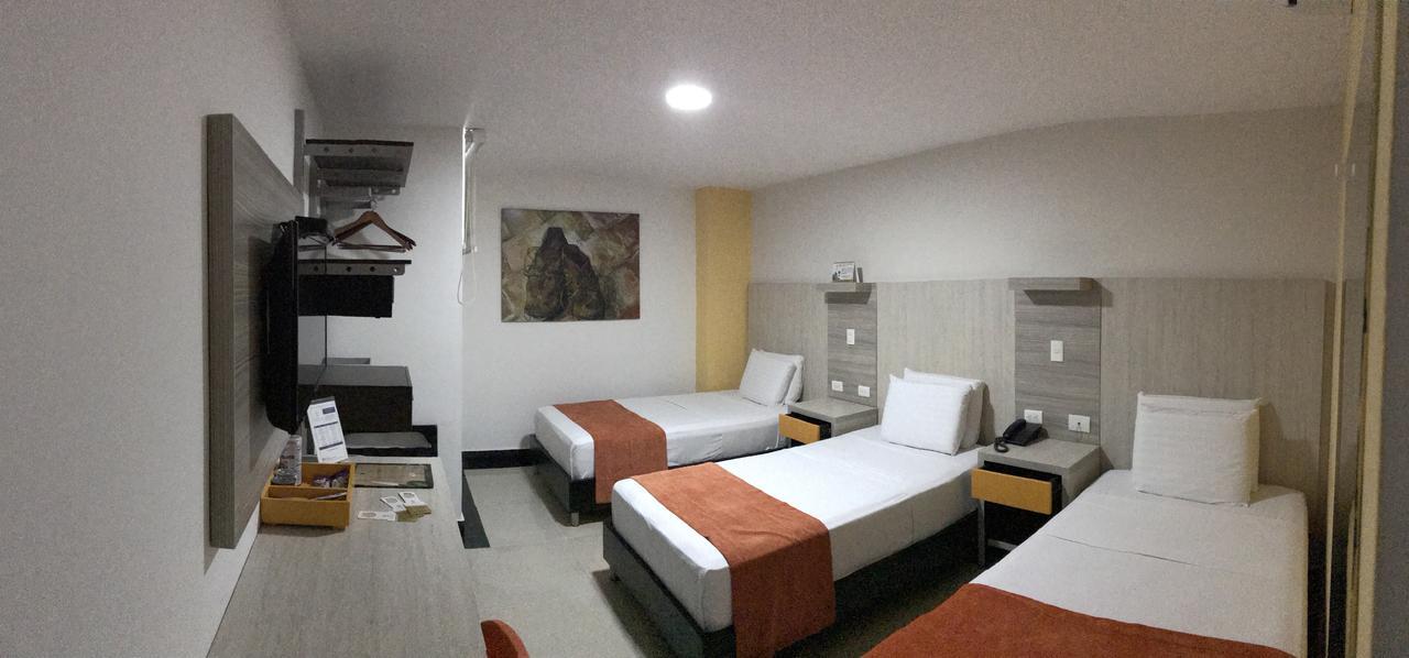 Hotel Genova Prado Баранкила Екстериор снимка