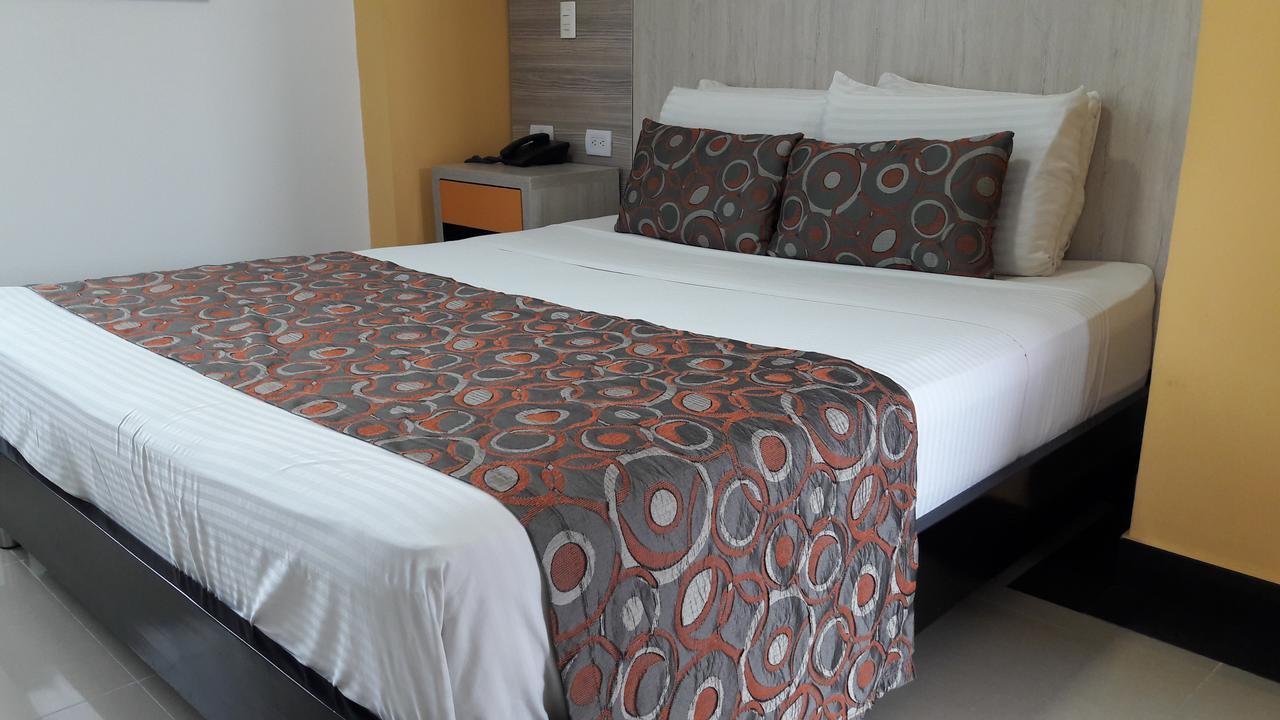 Hotel Genova Prado Баранкила Екстериор снимка