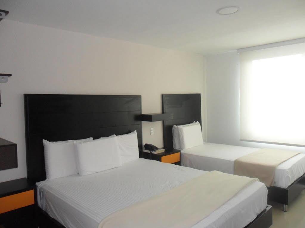 Hotel Genova Prado Баранкила Екстериор снимка